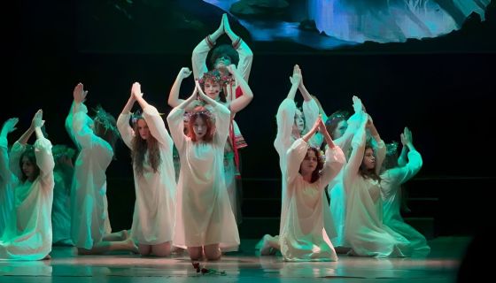 Спектакль «Там, на неведомых дорожках»