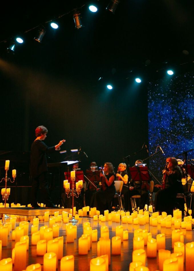 Ханс Циммер и Людовико Эйнауди: двойной концерт в сиянии тысячи свечей