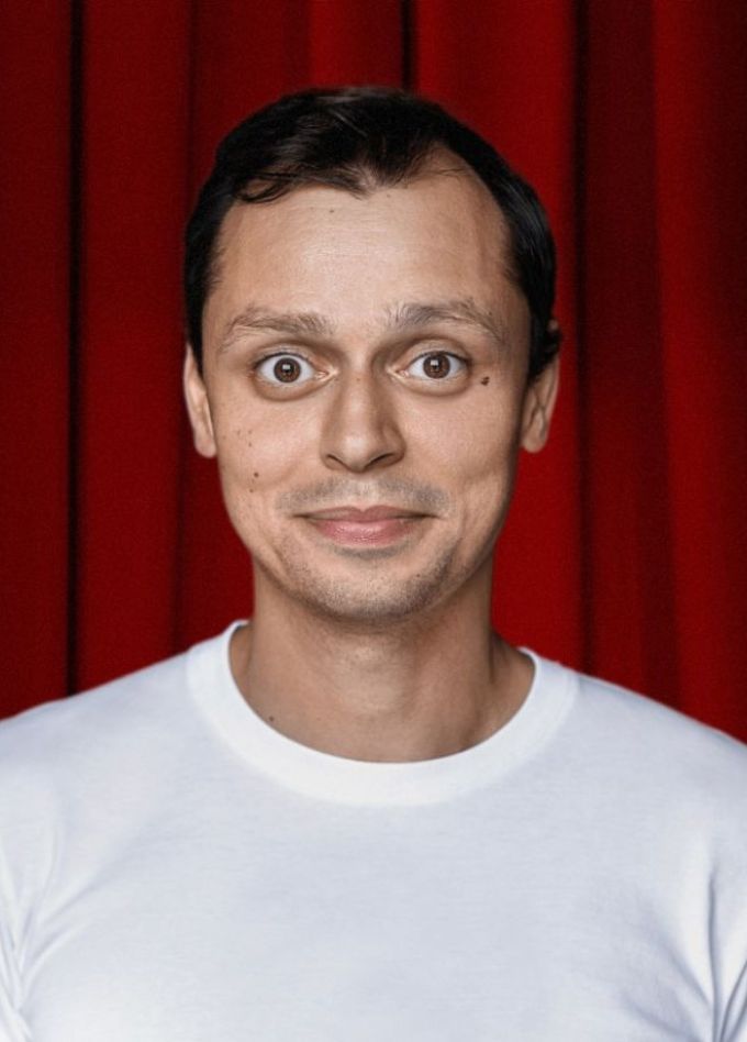 Виктор Комаров