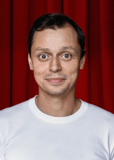 Виктор Комаров